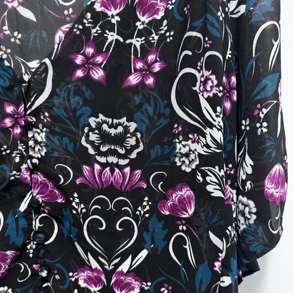 Torrid Black Floral Sheer Button Front Vneck Blouse Size 3X - Picture 5 of 9